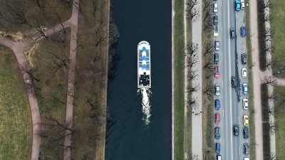 COVID в 1,5 раза сократил пассажирские перевозки по рекам и каналам Петербурга