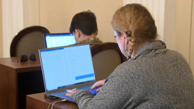 Что сейчас происходит в городском медиацентре «Выборы-2021»: Прямое включение