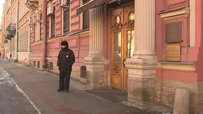 Сотрудники генконсульства США в Петербурге приступили к переезду