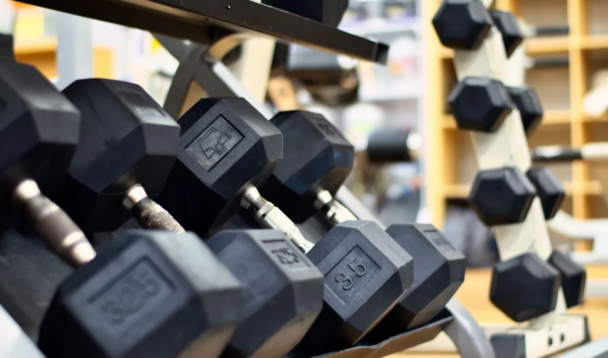 Петербуржцам, прошедшим вакцинацию от COVID, предоставят скидку на занятия спортом - tvspb.ru