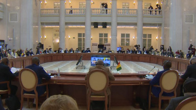 Особенности COVID-19 обсуждают медики и вирусологи в Петербурге на международной конференции