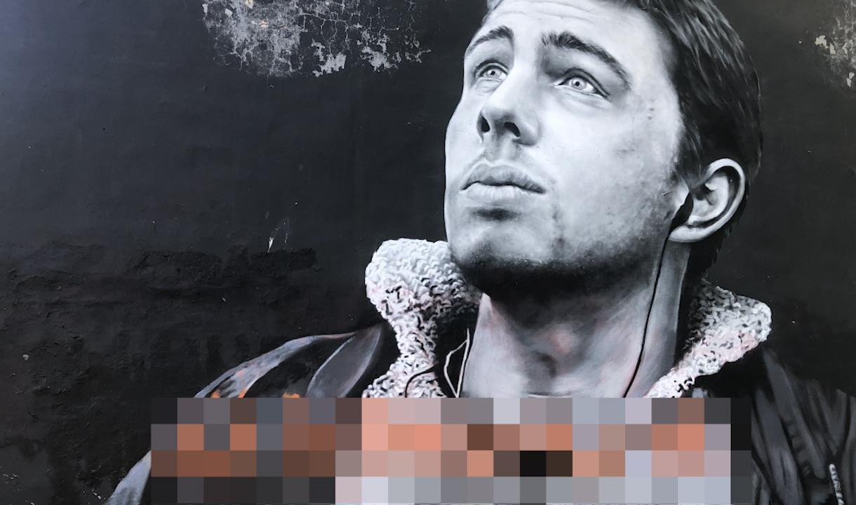 В Петербурге вандалы снова испортили граффити с портретом Данилы Багрова