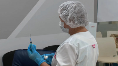 Более 28,6 миллиона россиян получили хотя бы один компонент вакцины против COVID-19