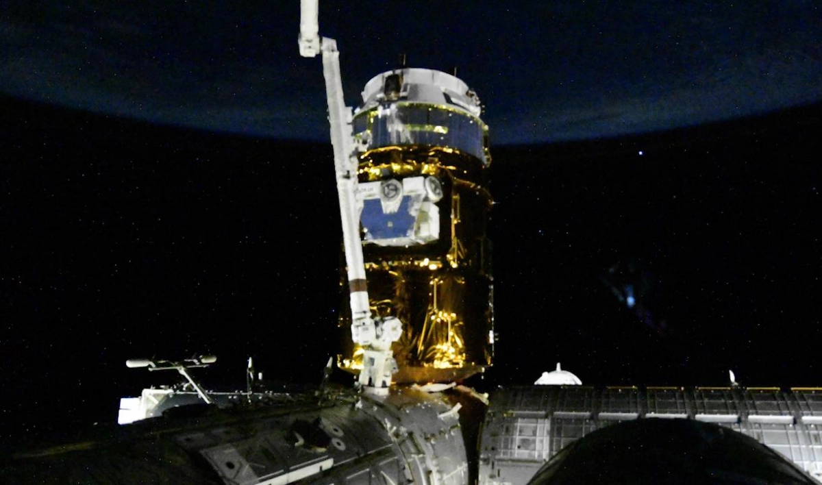 Петербургский космонавт Иван Вагнер показал отстыковку корабля Crew Dragon от МКС - tvspb.ru