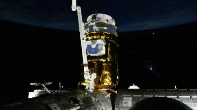 Петербургский космонавт Иван Вагнер показал отстыковку корабля Crew Dragon от МКС