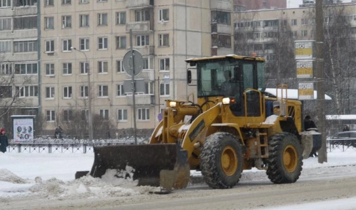 Еще более 200 спецмашин получит Петербург для зимней уборки дворов - tvspb.ru