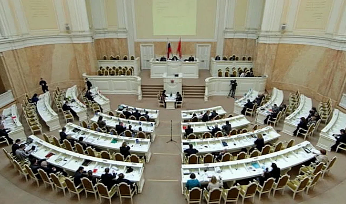 Депутаты определились с лидерами парламентских партий в Заксобрании Петербурга - tvspb.ru