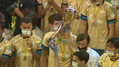 «Зенит» провел первый матч в качестве чемпиона страны