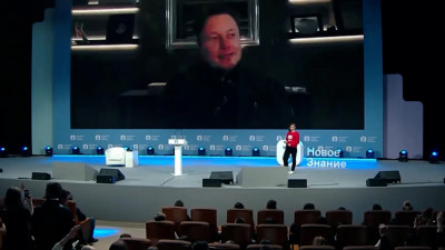 Песков, Лавров и Маск выступили на главной площадке марафона «Новое знание»