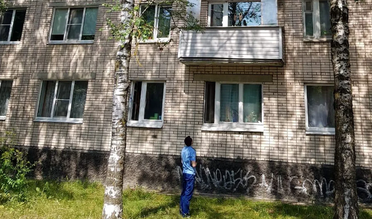 В Кингисеппе 12-летний мальчик выпал с 5 этажа - tvspb.ru