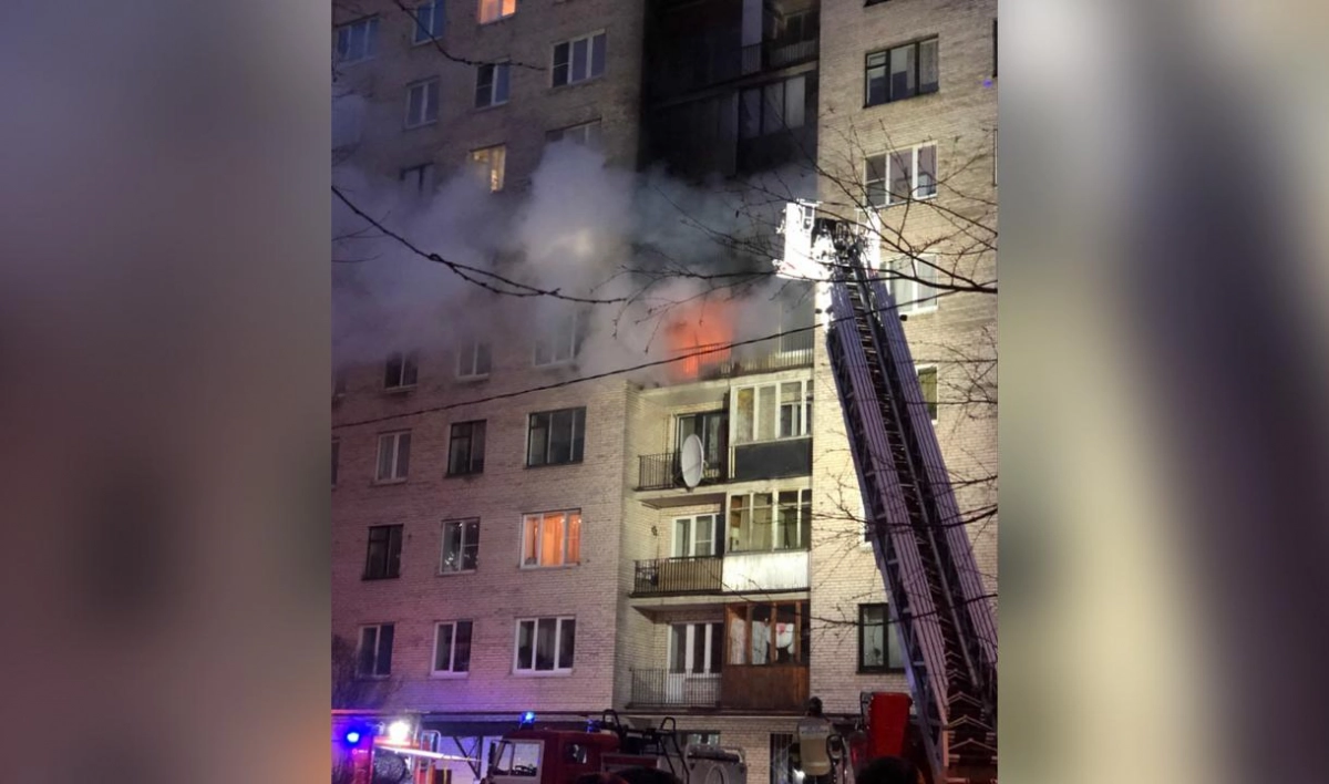 В жилом доме на Вяземском переулке горела квартира - tvspb.ru