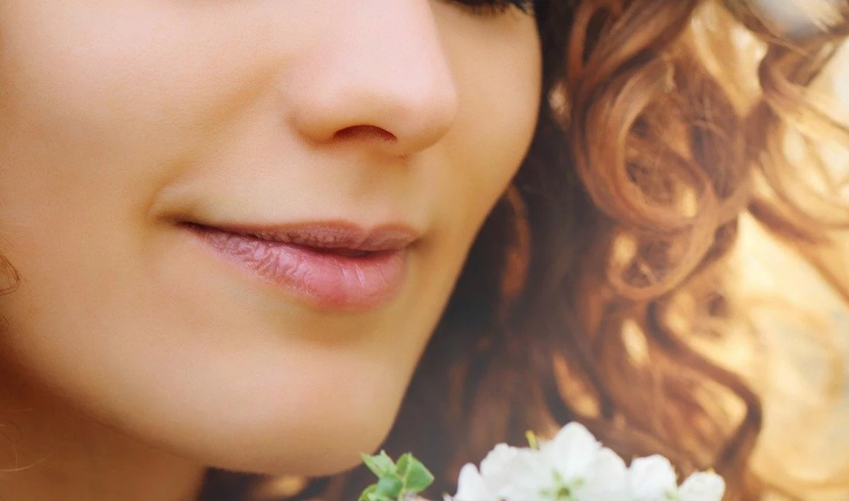 Эксперт объяснила, от чего появляются носогубные складки - tvspb.ru