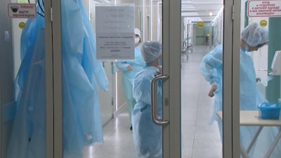 В Госдуме предложили награждать врачей, которые работают с больными коронавирусом