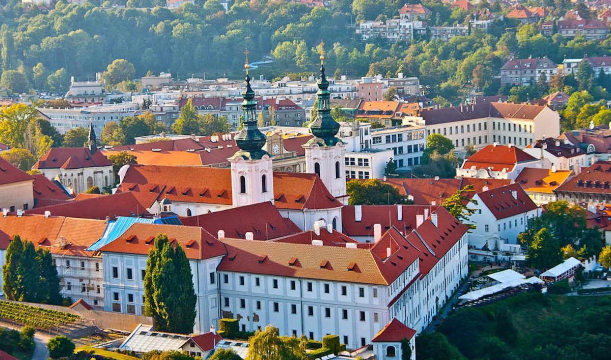 Чехия планирует открыть границы с четырьмя соседними странами в июле - tvspb.ru