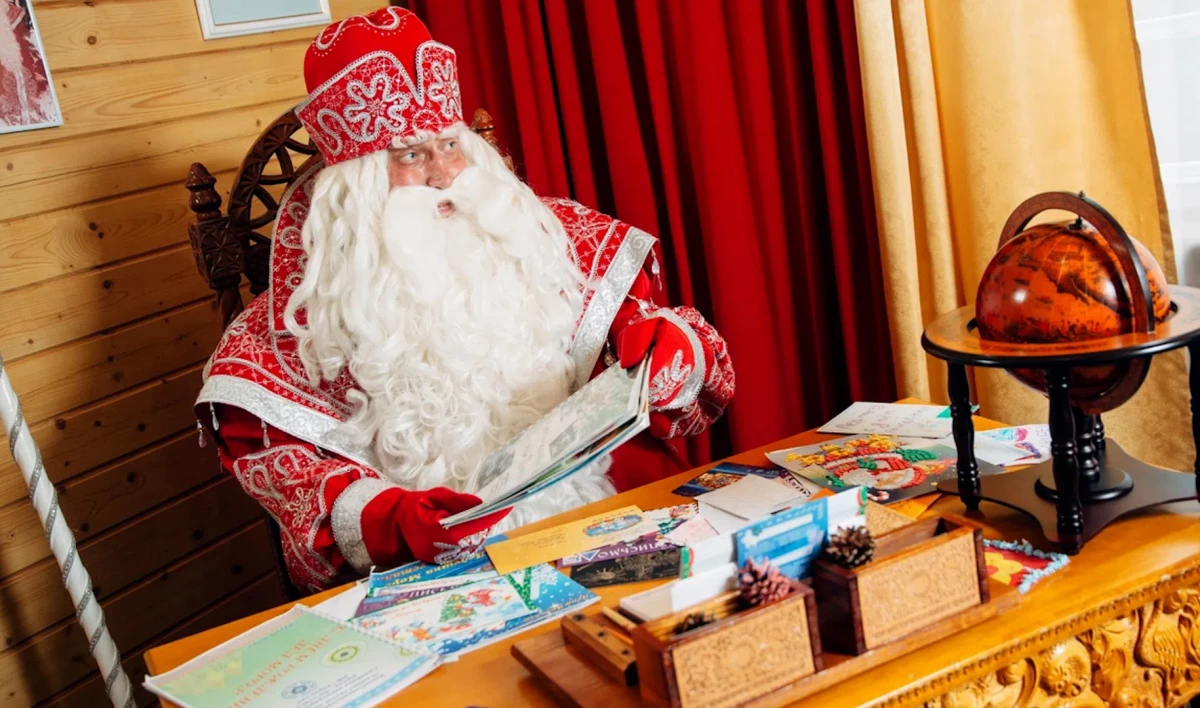 Дед Мороз из Великого Устюга привился от COVID-19 - tvspb.ru
