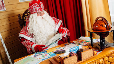 Дед Мороз из Великого Устюга привился от COVID-19