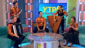 Мировые хиты в стиле кроссовер: группа «БИС-КВИТ» празднует свой день рождения «а-ля рюсс»