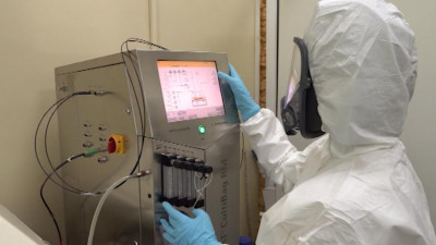 В Петербурге начинаются испытания третьей вакцины от COVID-19