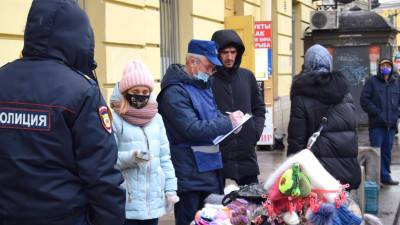 У метро «Владимирская» и на Кузнечном рынке ловили «ковид-диссидентов»