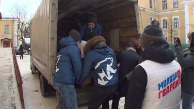 Депутаты и волонтеры доставили в Николаевскую больницу две тонны гуманитарной помощи