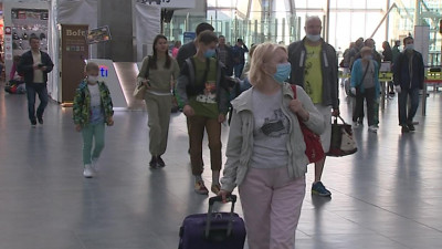 Для въезжающих в Россию из-за границы отменили двухнедельный карантин