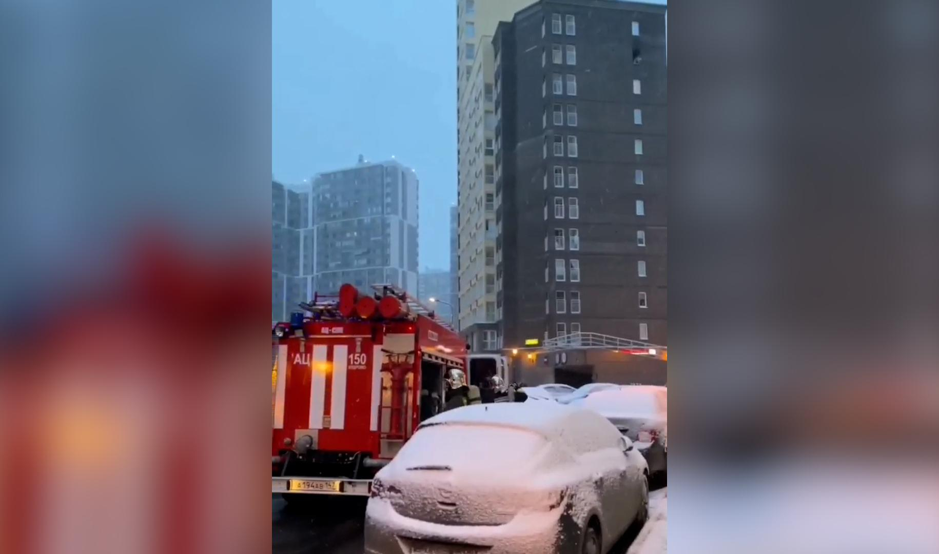 Кудрово избили. Пожар в Санкт-Петербурге сейчас Кудрово. Пожар в Санкт-Петербурге в Кудрово. Пожар на ул Столичная Кудрово. Кудрово пожар квартиры.