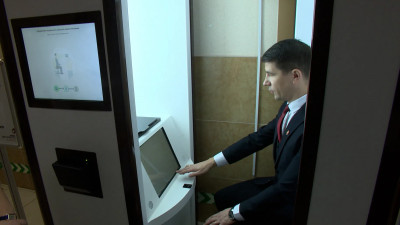 Криптобиокабина для загранпаспорта: в МФЦ на Новоизмайловском тестируют новый сервис