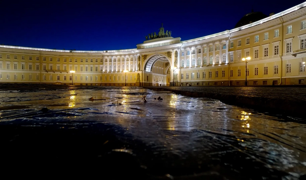 С Дворцовой площади можно будет отправить новогоднюю открытку в любую точку мира - tvspb.ru