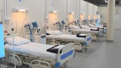 Красный свет для COVID. Как госпиталь в «Ленэкспо» готовится к приему пациентов