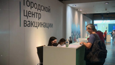 Очереди на вакцинацию и звонки в «122»: Число желающих привиться от COVID в Петербурге возросло