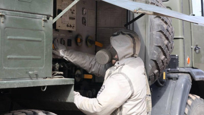 Дороги и здания Петербурга и Ленобласти дезинфицируют более тысячи химиков ЗВО