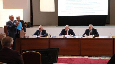 Город поддержит заявки вузов на создание в Петербурге научно-образовательных центров