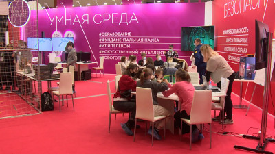 Пусть меня научат: В Петербурге проходит фестиваль профессий для школьников «Билет в будущее»