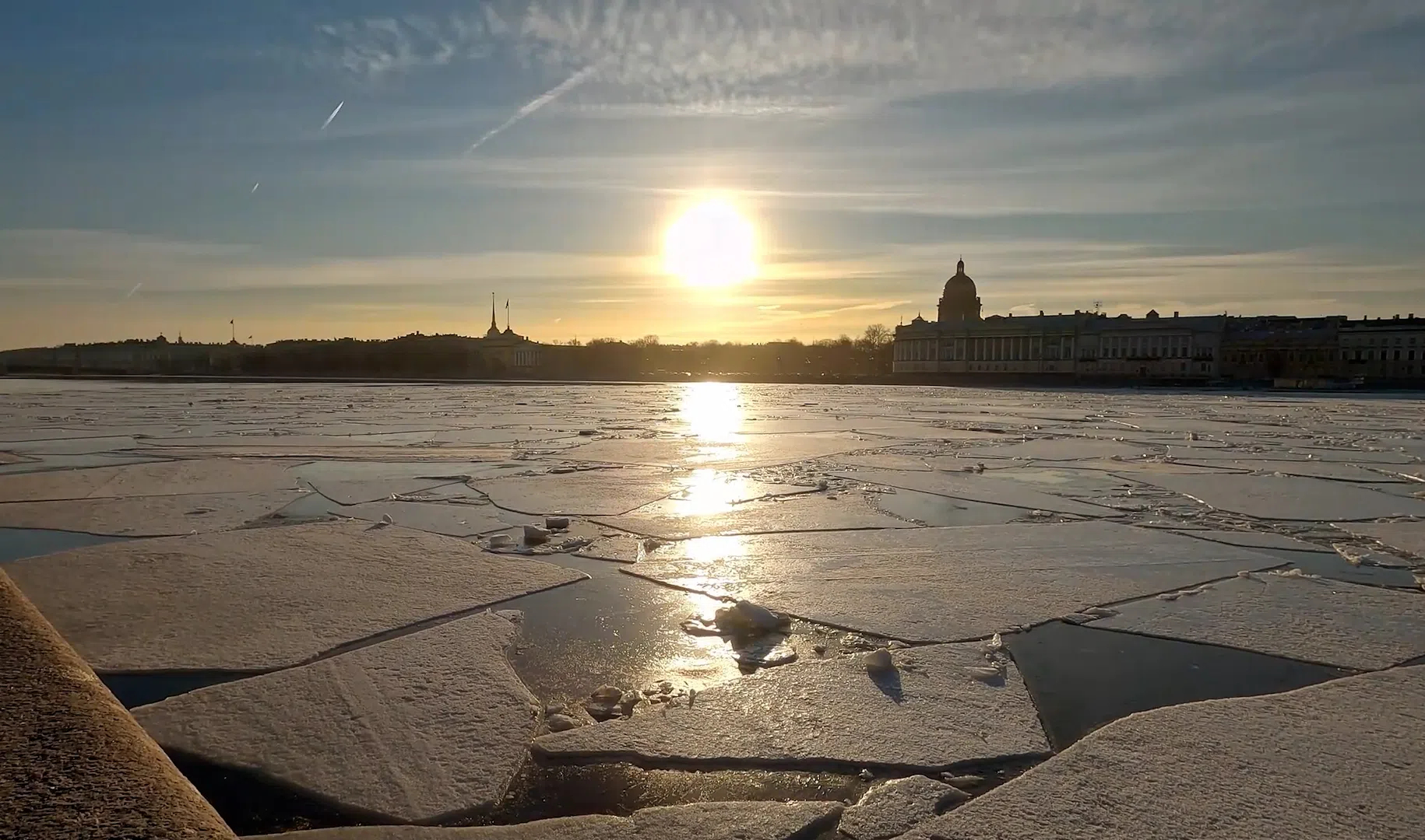 по немногу устанавливалась теплая погода