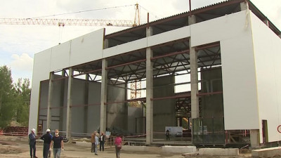 По графику и раньше. Губернатор дал поручения по строительству соцобъектов в Колпинском районе