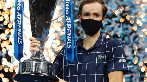 Медведев выиграл итоговый турнир АТР
