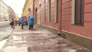 В Петербурге начали мыть фасады зданий