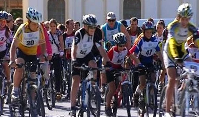 Участники большого велопарада проедут по мосту Бетанкура - tvspb.ru