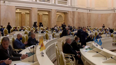 Депутаты ЗакСа приняли в первом чтении законопроект о ремонте садовых домов на средства регионального маткапитала