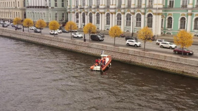 Межсезонье прервало исследования дна Невы археологами
