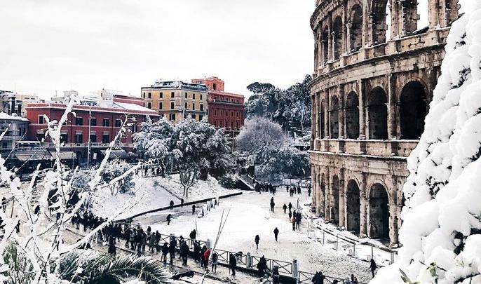 В Риме впервые за долгое время выпал снег. Фотографии - tvspb.ru
