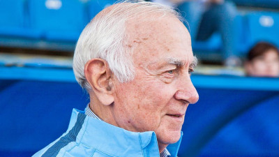 «Зенит» поздравил Вадима Храповицкого с юбилеем