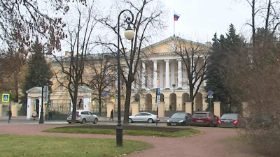 Александр Беглов проводит совещание с членами правительства Петербурга