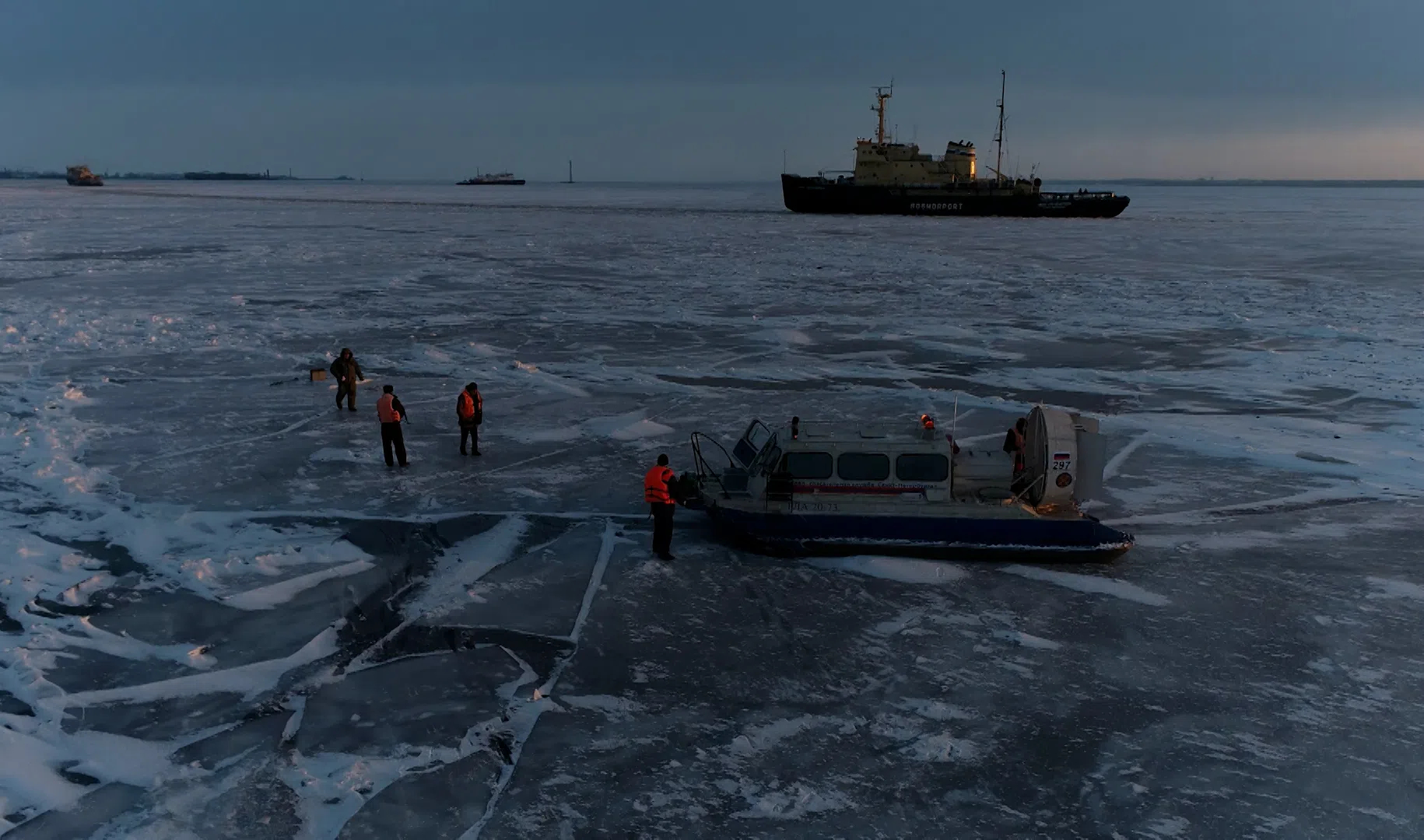 Запрет выхода на лед 2024 спб. Питер залив март. Залив в марте. Финский залив в марте. 2 Залива.