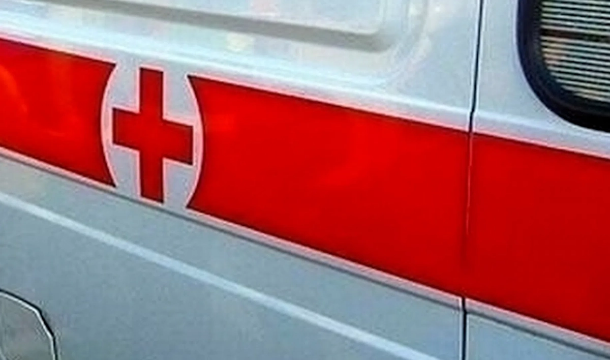 Пострадавшего на лестнице Боткинской больницы госпитализировали с переломом челюсти - tvspb.ru