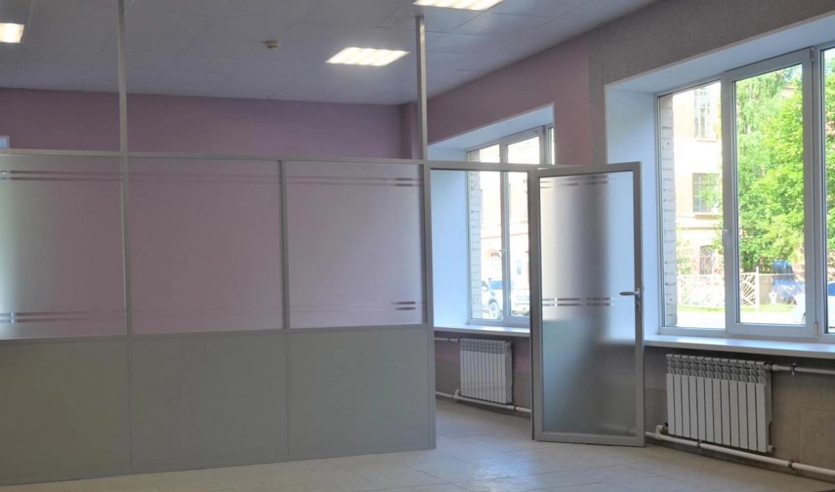 В поликлиническом отделении №33 в Приморском районе завершается ремонт регистратуры - tvspb.ru