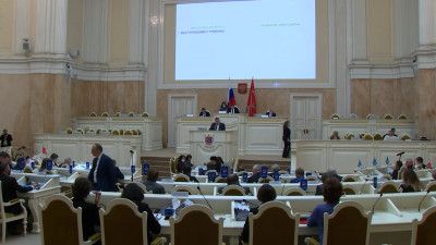 Избрание почетных граждан и безопасность детей: какие решения приняли на заседании в ЗакСе