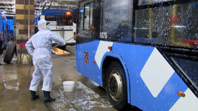 В общественном транспорте Петербурга усилили меры санитарной безопасности