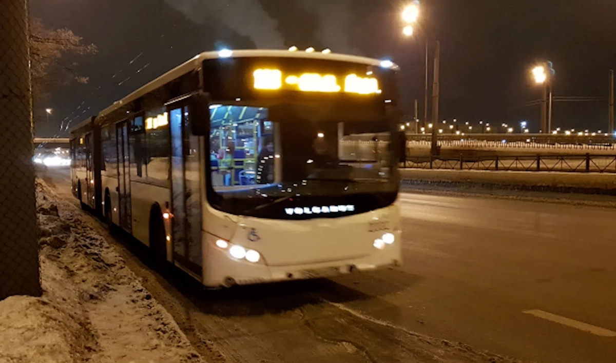 Автобусы снова пустили в объезд Московского шоссе из-за мертвой пробки - tvspb.ru
