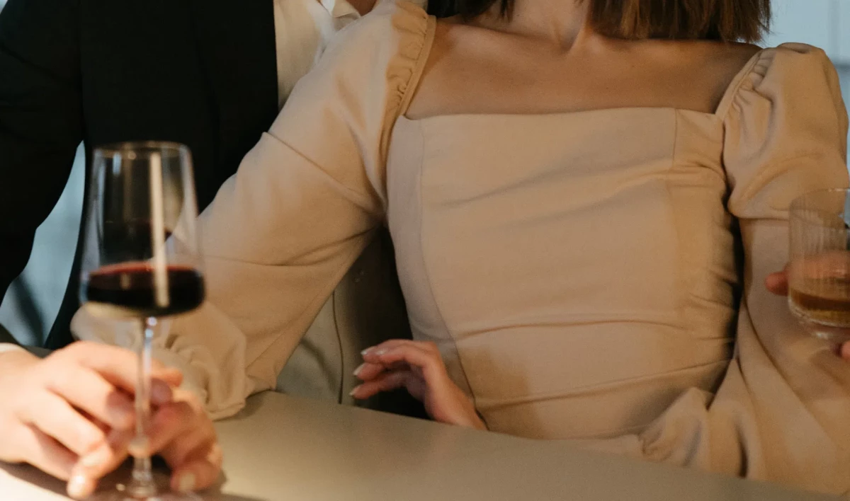 Ремонт, сериалы, ресторан: Россияне рассказали, как планируют провести 14 февраля - tvspb.ru